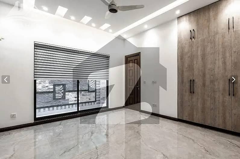 1 KANAL BRAND NEW SPLENDID HOUSE FOR SALE ON TOP LOCATION OF DHA 13