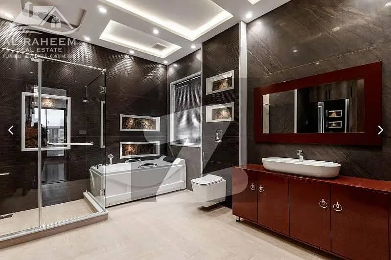 1 KANAL BRAND NEW SPLENDID HOUSE FOR SALE ON TOP LOCATION OF DHA 18