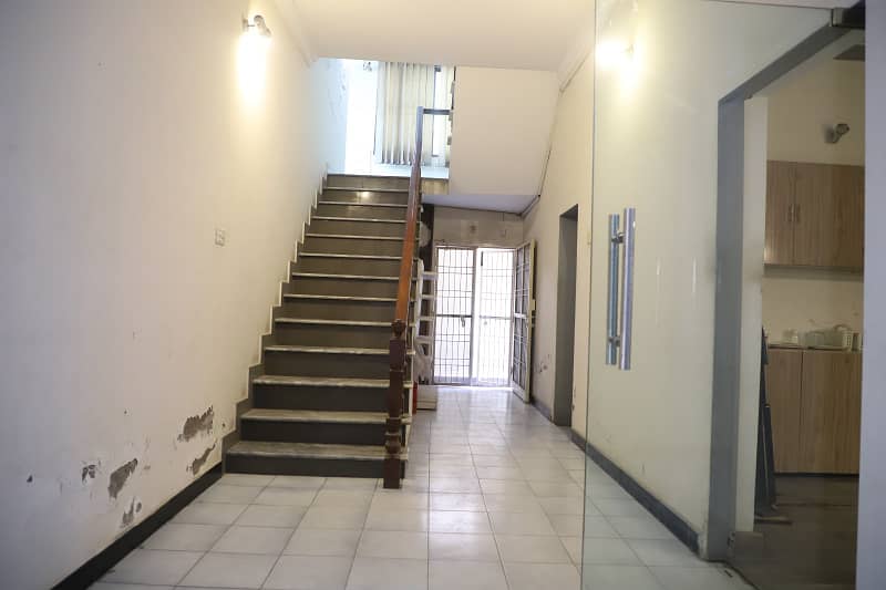 21 Marla Prime Location House for Sale in K Block, Gulberg 3 Ideal for Investment 2