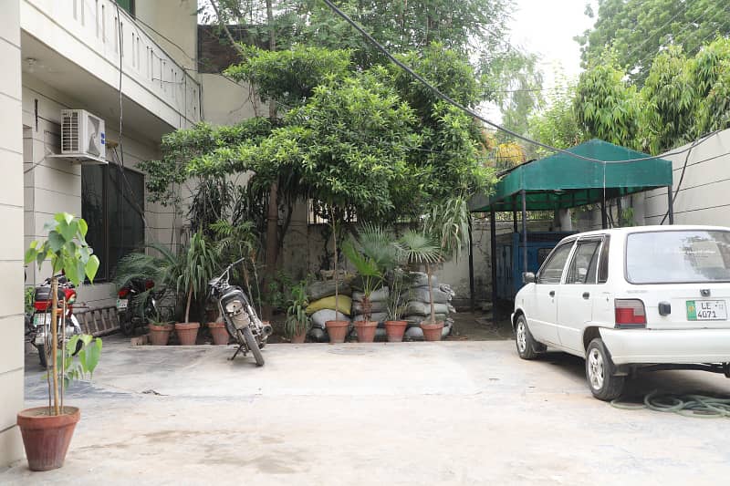 21 Marla Prime Location House for Sale in K Block, Gulberg 3 Ideal for Investment 7