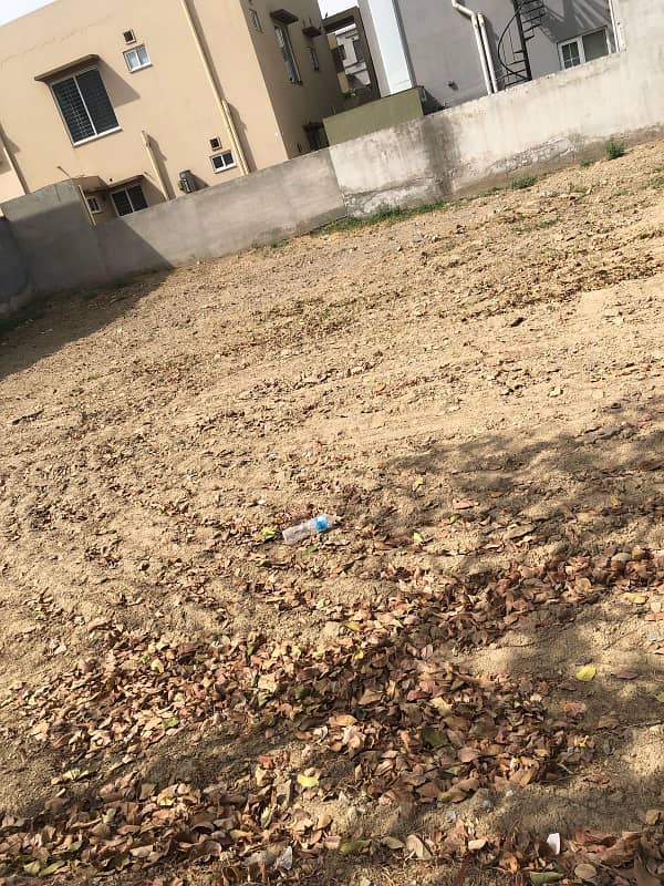 10 MARLA PLOT FOR SALE AT REASONABLE PRICE 7