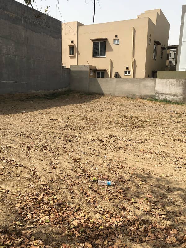10 MARLA PLOT FOR SALE AT REASONABLE PRICE 9