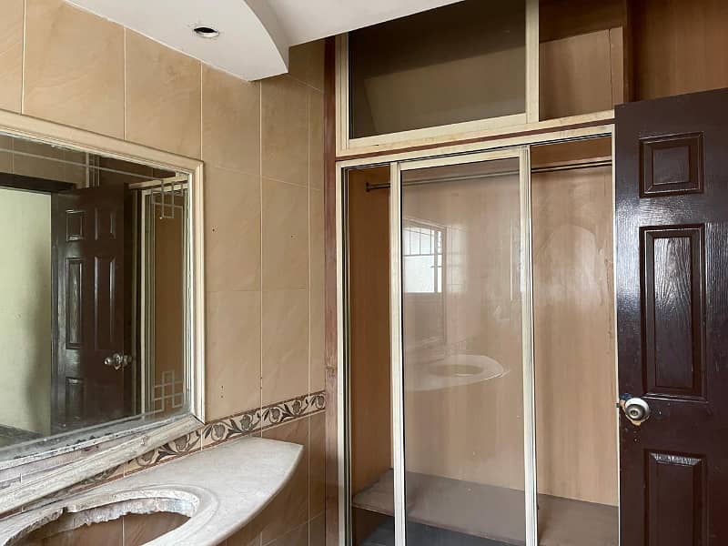 1 Kanal Double Unit Corner Beautiful House Available For Sale In X Block Dha Phase 3 Lahore 8