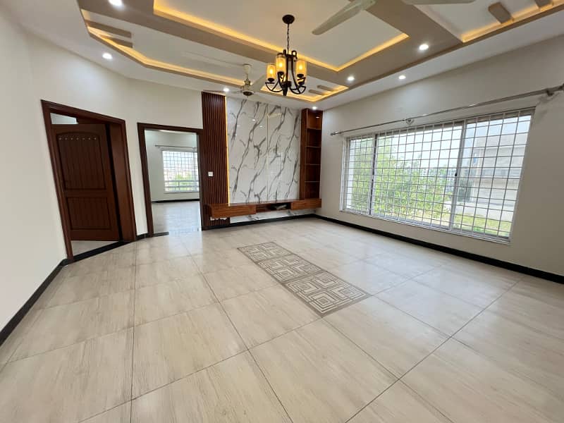 10 Marla used House for Sale in Overseas 5 Block Bahria Town Phase 8 Rawalpindi 1
