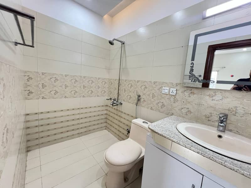 10 Marla used House for Sale in Overseas 5 Block Bahria Town Phase 8 Rawalpindi 15