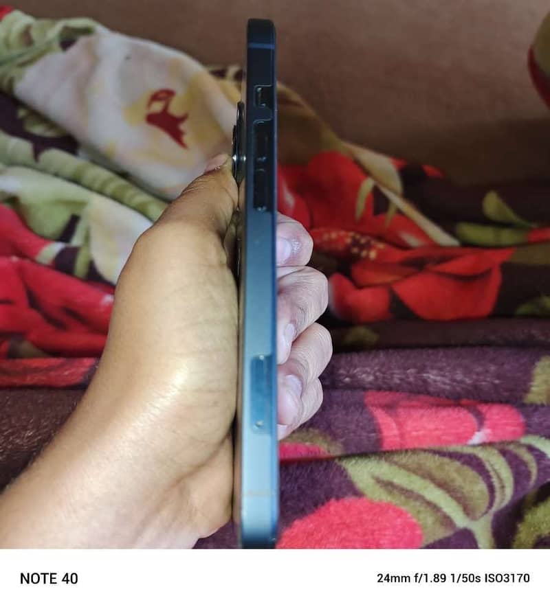 iPhone 13 0