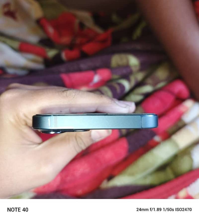iPhone 13 3