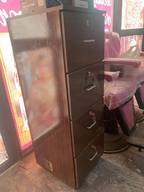 4 Drawer Cabinet 0