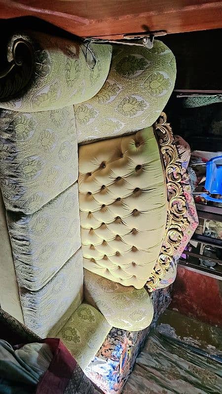 sofa set mne khud molty foam se apny saminy tyar karwaya ha ya sofa 4