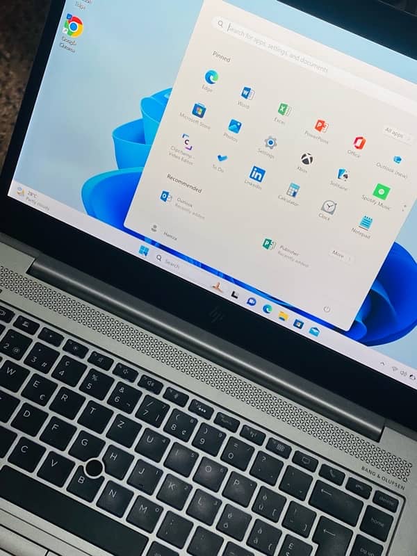 HP EliteBook G5 | 8th Gen Core i5 | 256GB SSD | Slim & Powerful Laptop 2