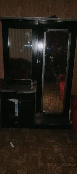 Wardrobe for aale 4