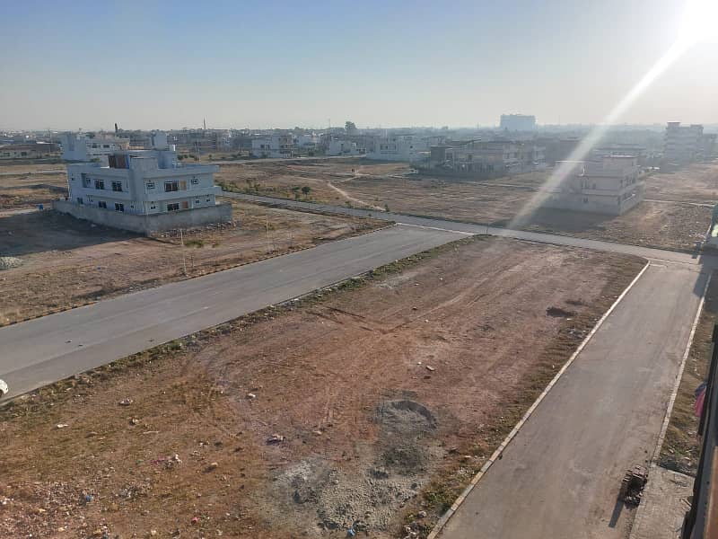 1 Kanal Excellent Location Residential Plot . Available For Sale In F-17 . 3