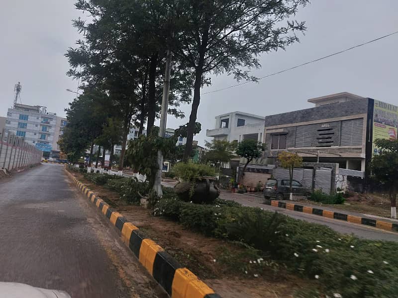 1 Kanal Excellent Location Residential Plot . Available For Sale In F-17 . 13