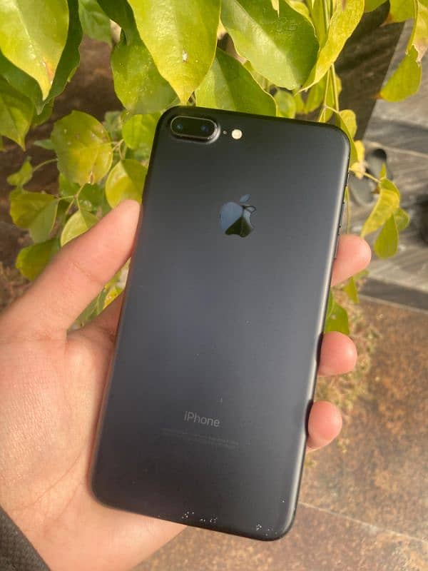 iphone 7 plus PTA Approved 128gb with box 0