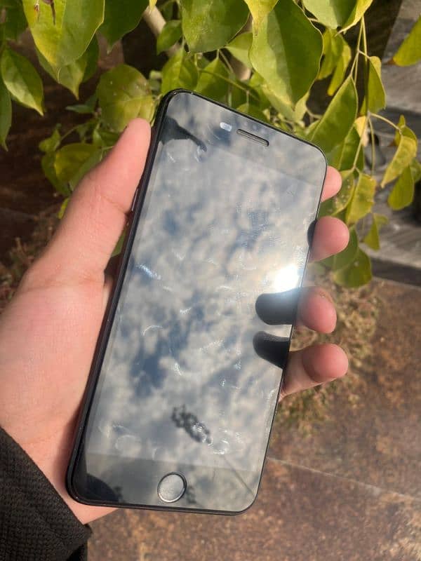 iphone 7 plus PTA Approved 128gb with box 5