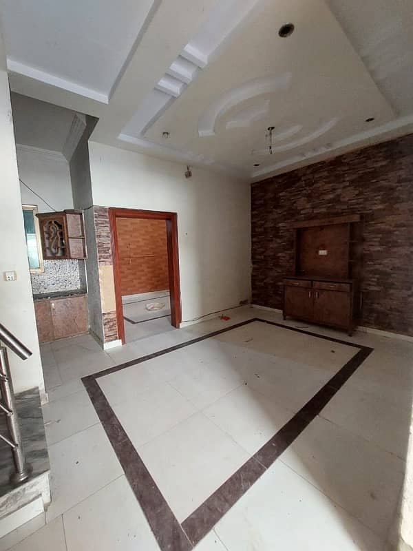 3 marla house available for Sale in Safdar Colony, Queen's Road 0