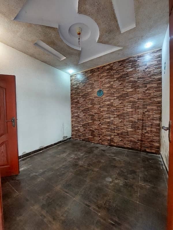 3 marla house available for Sale in Safdar Colony, Queen's Road 2