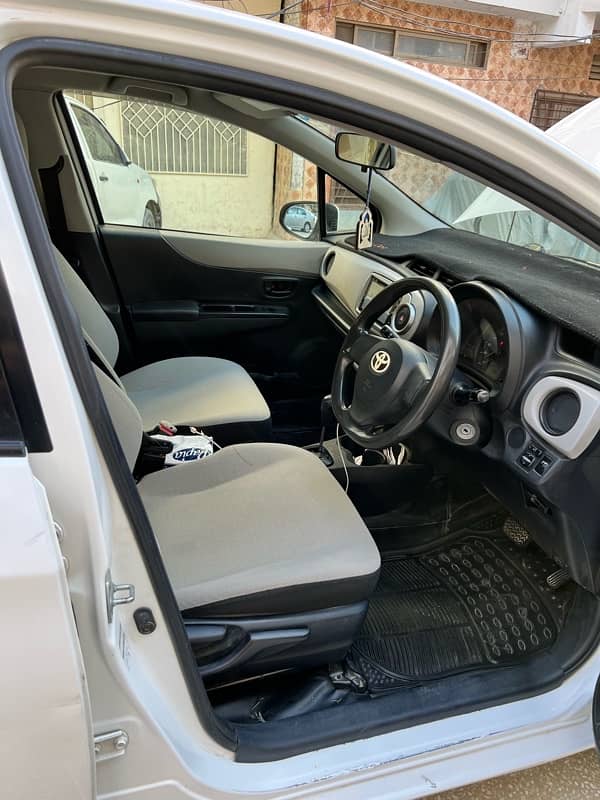 Toyota Vitz 2012 8
