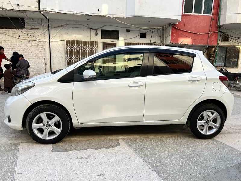 Toyota Vitz 2012 4