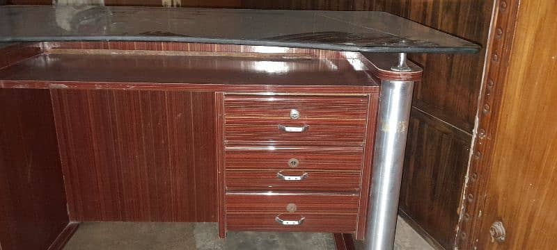 Study table in new condition 1
