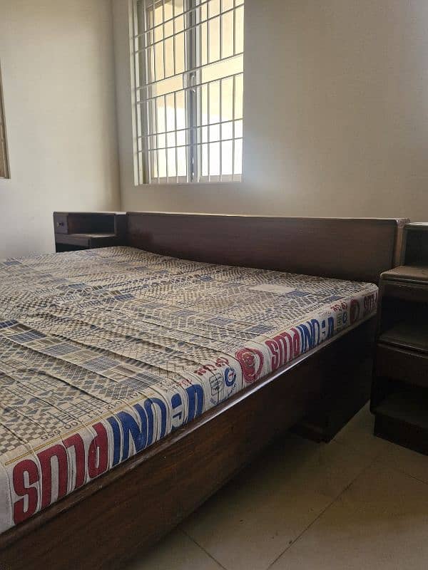 double bed with drawer in base and 2 side tables 5