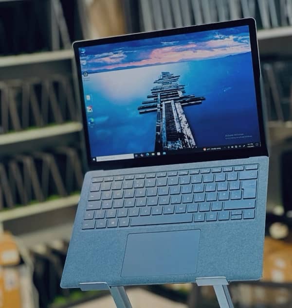 Microsoft Surface Laptop i5 7th Slim Touch laptop For Sale 5