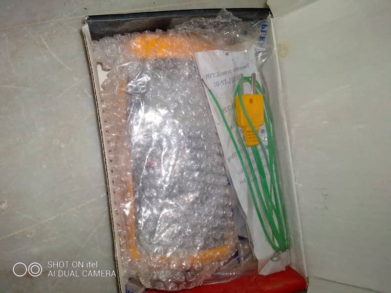 High-Precision Thermometer Digital Thermometer Industrial DT-1311 2