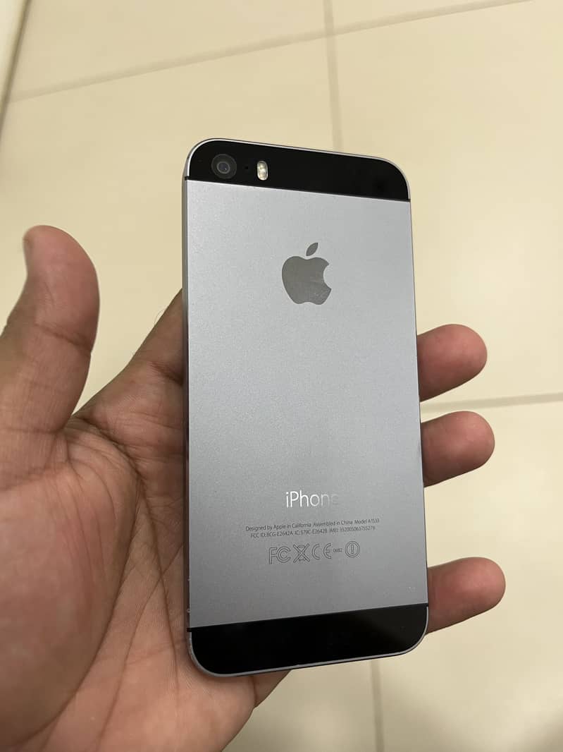 IPhone 5s non pta 10/10 condition 0