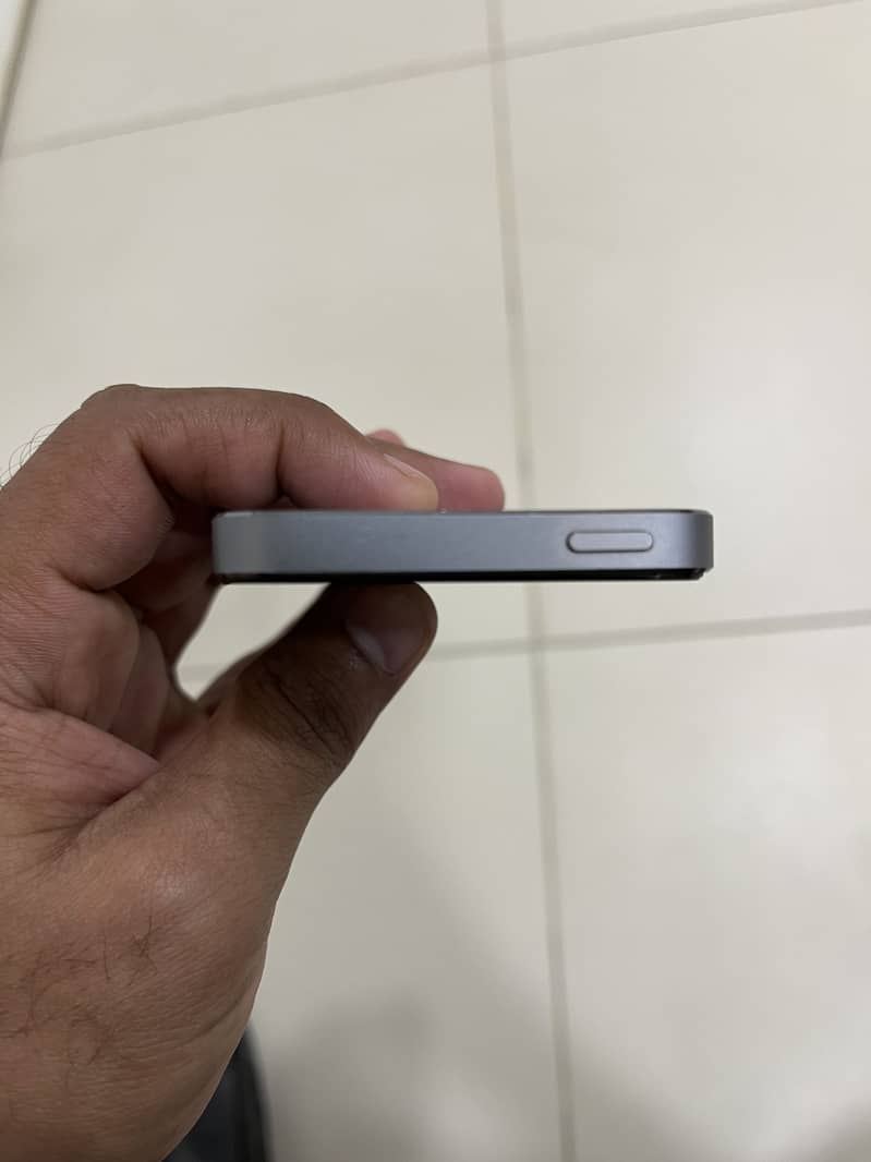 IPhone 5s non pta 10/10 condition 1