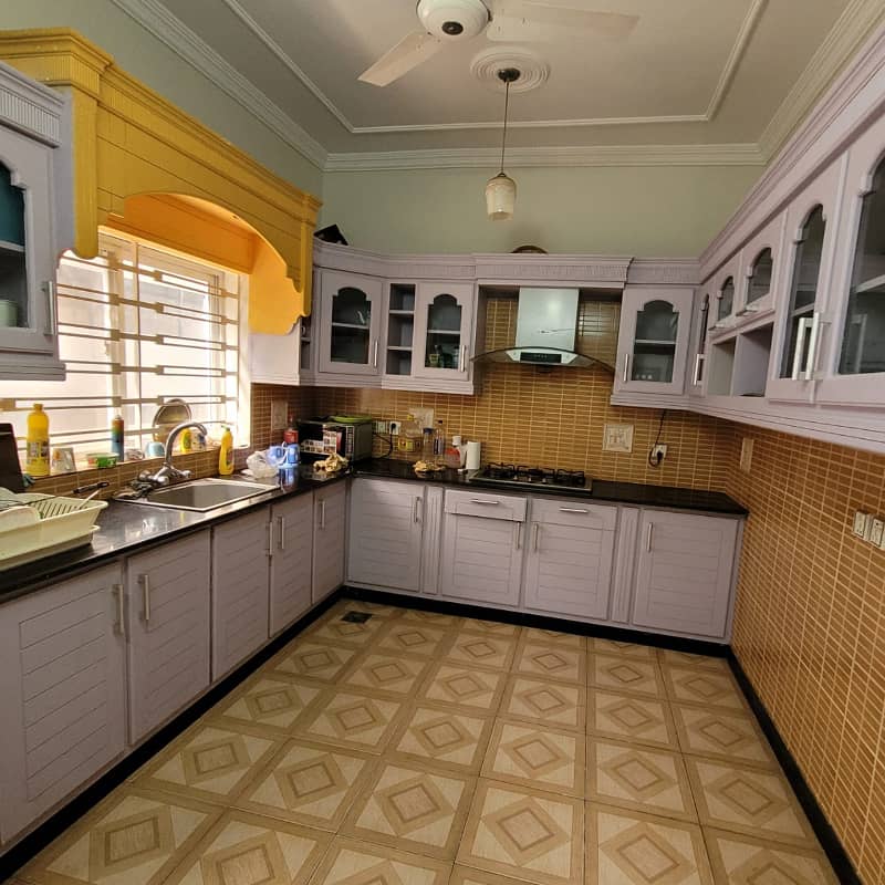 10 Marla fully furnished house available for rent bahria town phase 5 Rawalpindi 6
