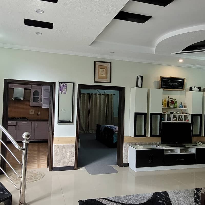 10 Marla fully furnished house available for rent bahria town phase 5 Rawalpindi 10