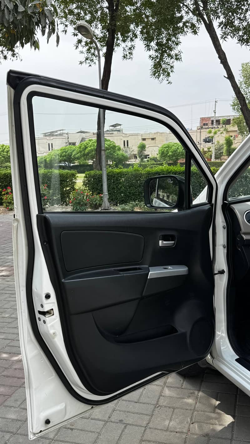 Wagon r AGS automatic 21/22 4