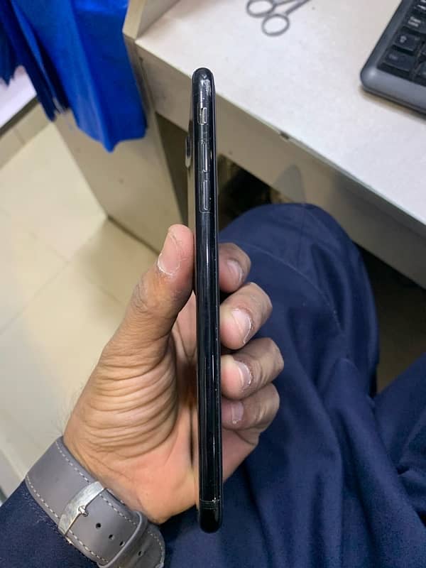 iPhone 7 plus pta approved 128gb 5