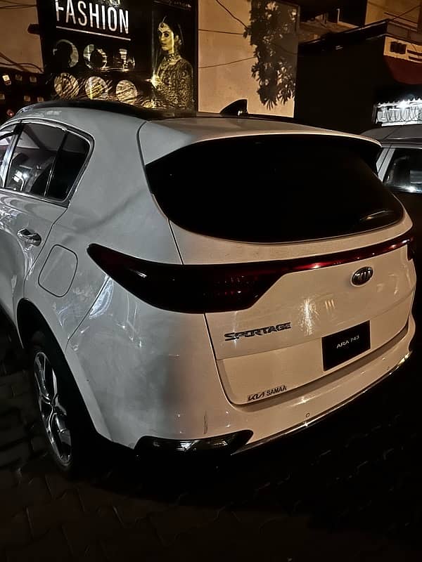 RENT A CAR Lahore| Land Cruiser| Civic| Grande| | Fortuner| mercedes 15