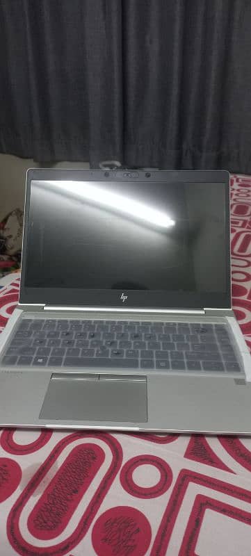 hp elite book  840 G5 . . . . 8/256. . . . . core i5 8gen 5