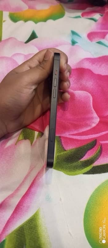 Apple IPhone 13 JV Almost new 1