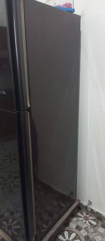 Dawlance refrigerator, 2 door, reflector, low voltage 23% 1