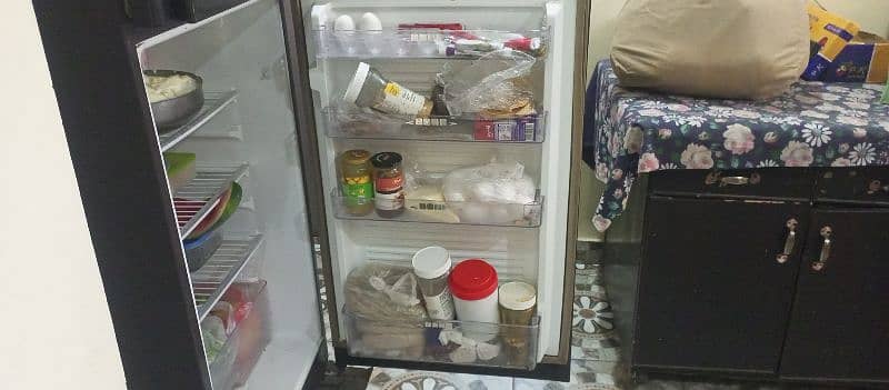 Dawlance refrigerator, 2 door, reflector, low voltage 23% 3