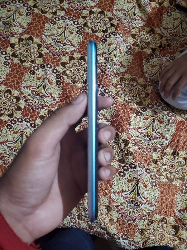 Vivo v20 SE 8 128 with box Good condition For sale 1