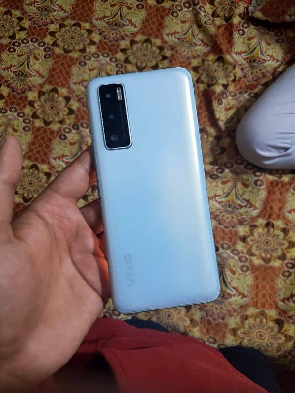 Vivo v20 SE 8 128 with box Good condition For sale 7