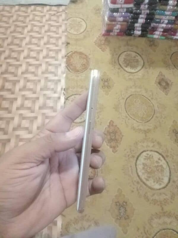 oppo a37fw  2GB ram 16GB room 3