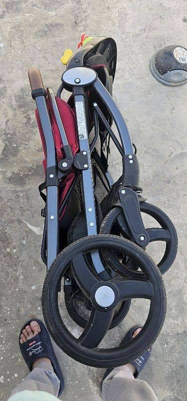 kids pram like new 17