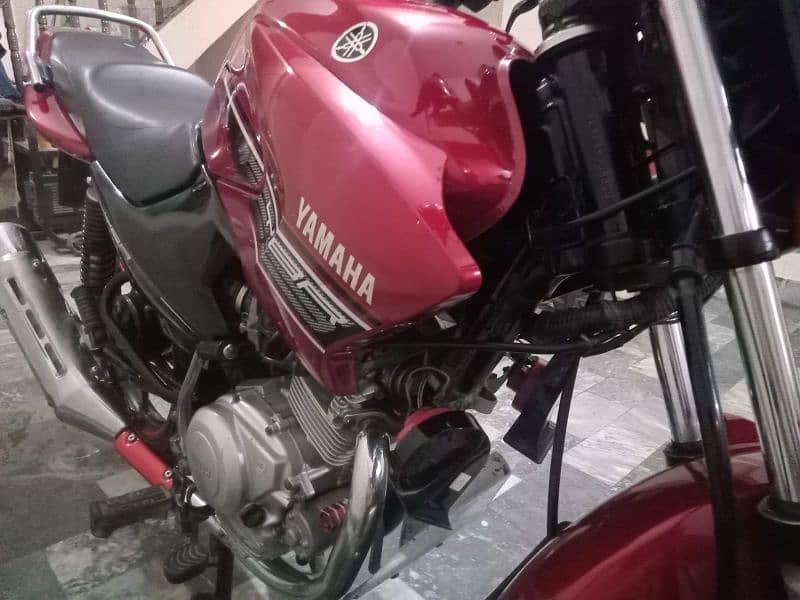 Yamaha ybr 2016 9