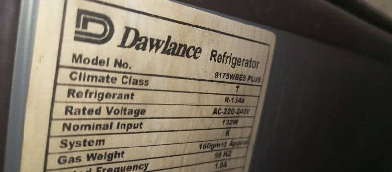Dawlance refrigerator, 2 door, reflector, low voltage 23% 4