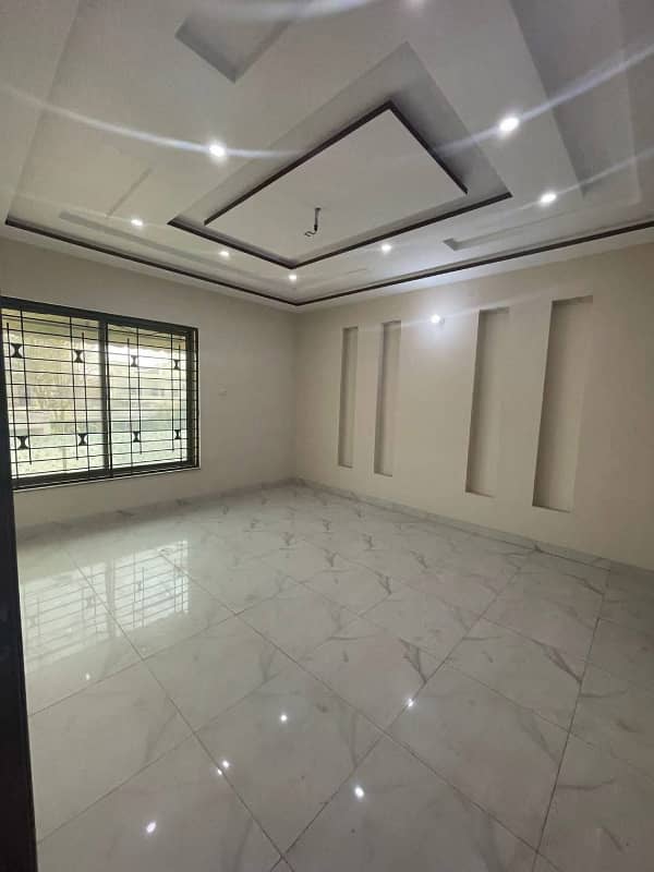 15 merla double story house for sale in model town block A multan 1