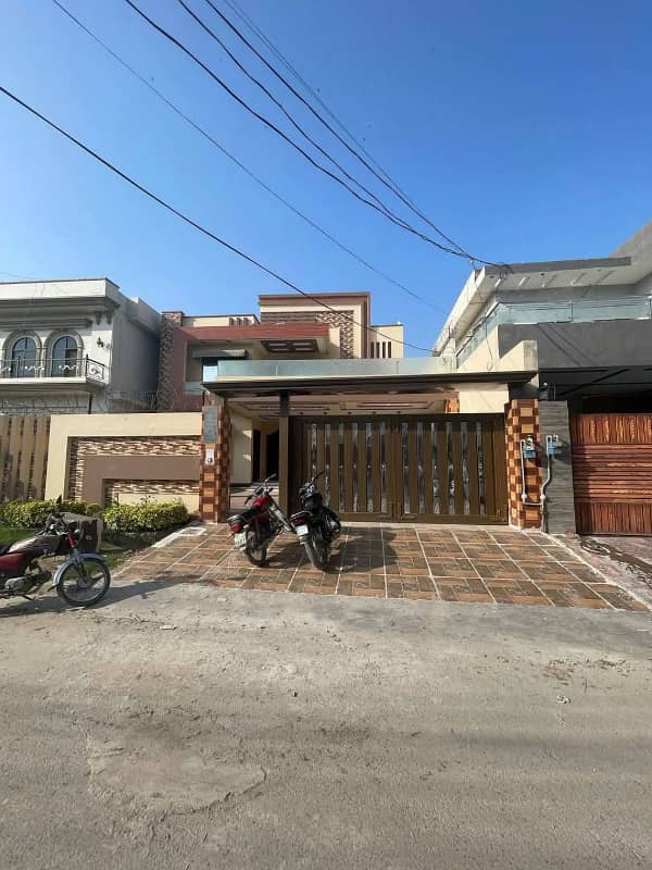 15 merla double story house for sale in model town block A multan 2