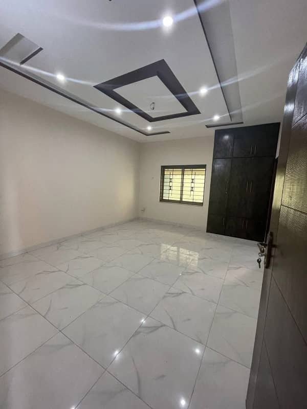 15 merla double story house for sale in model town block A multan 6