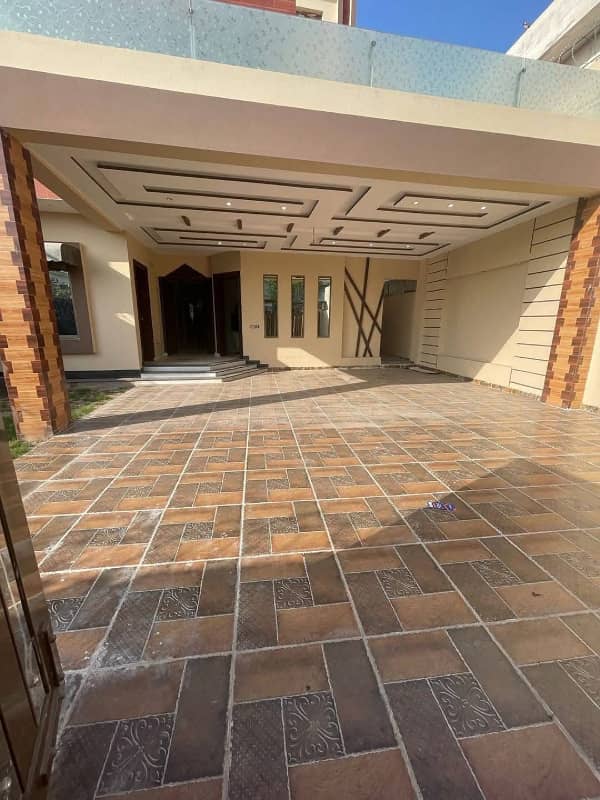 15 merla double story house for sale in model town block A multan 8
