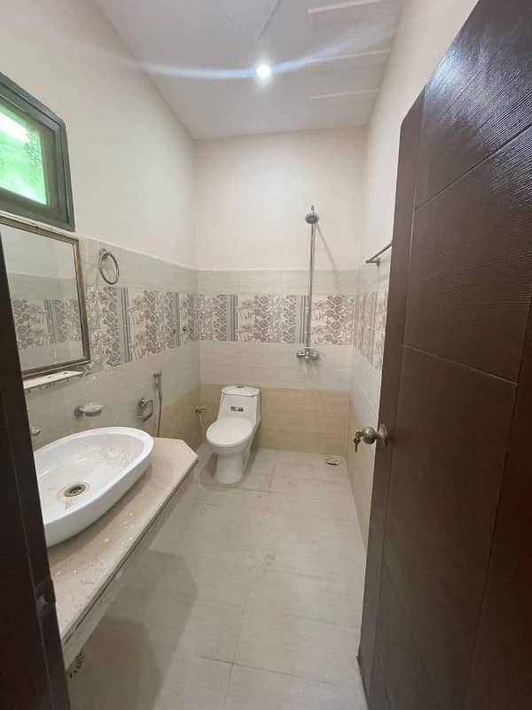 15 merla double story house for sale in model town block A multan 9