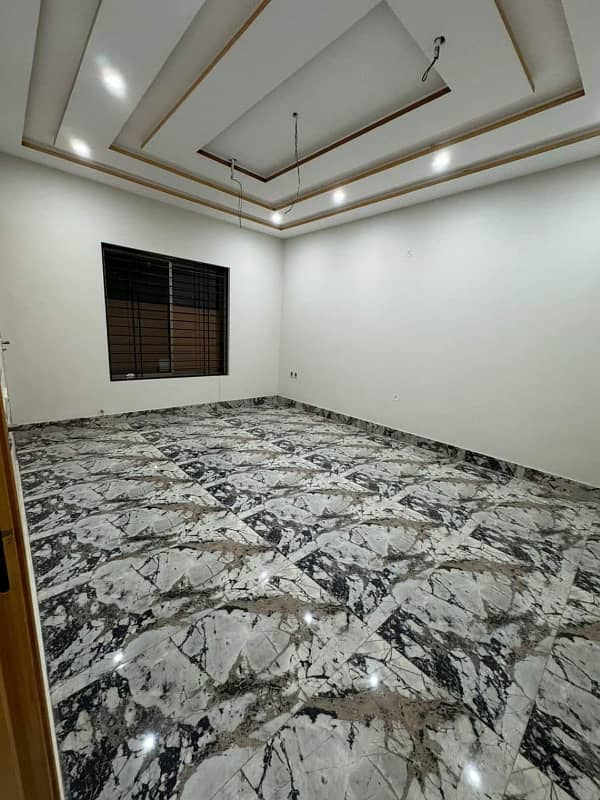 15 merla double story house for sale in model town block A multan 27